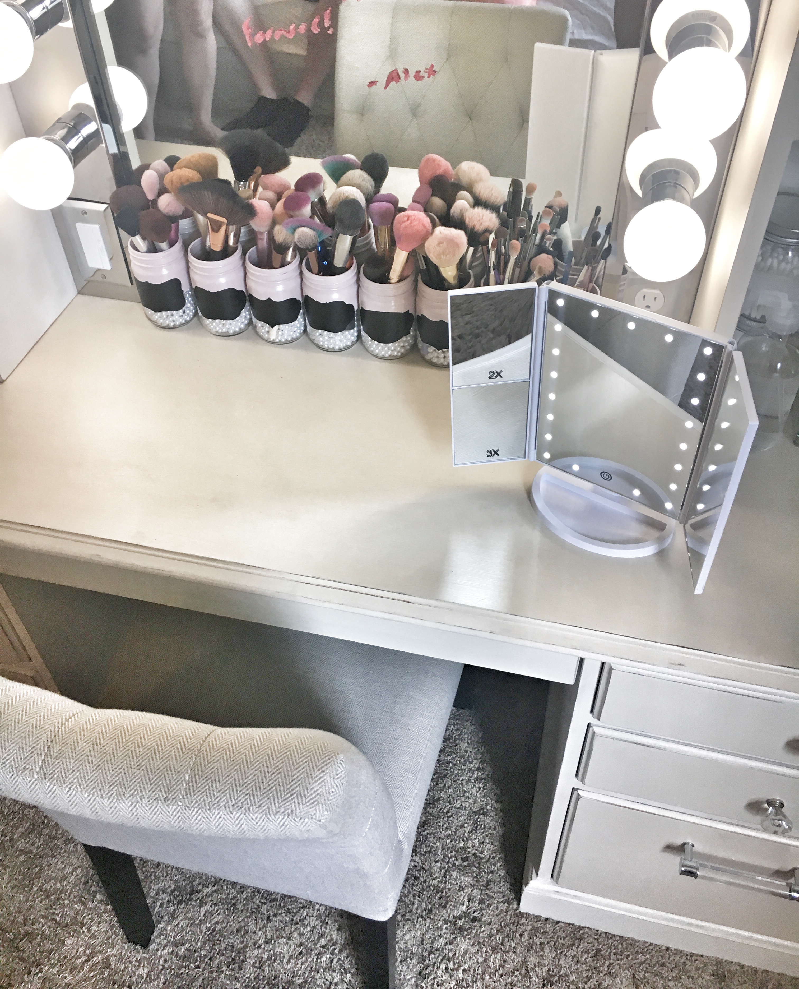 11 Stylish Makeup Vanity Ideas - Vanity Table Organization Tips