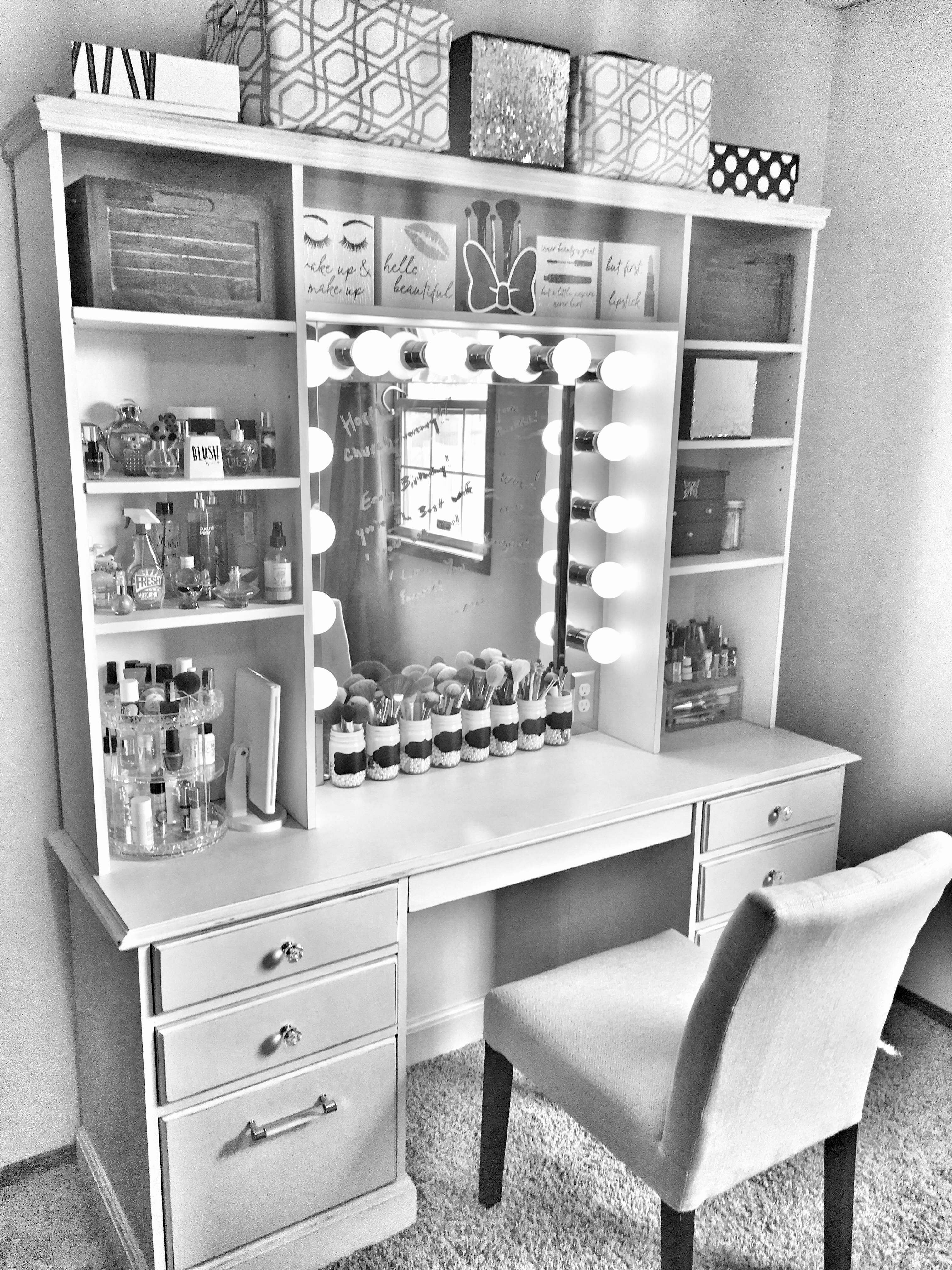 Makeup Vanity With Large Drawers at Cindy Daigle blog