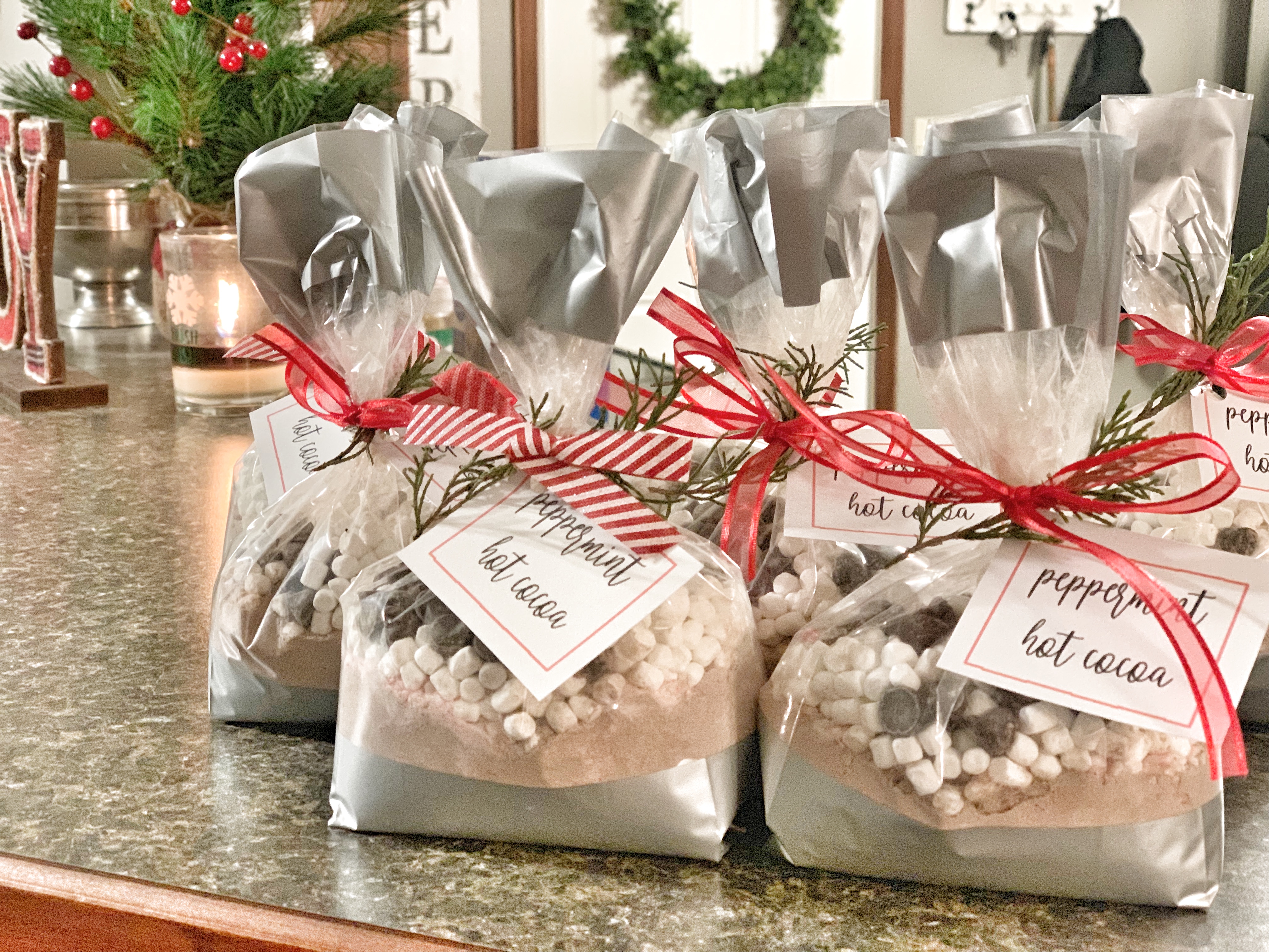 peppermint hot cocoa, gift bags