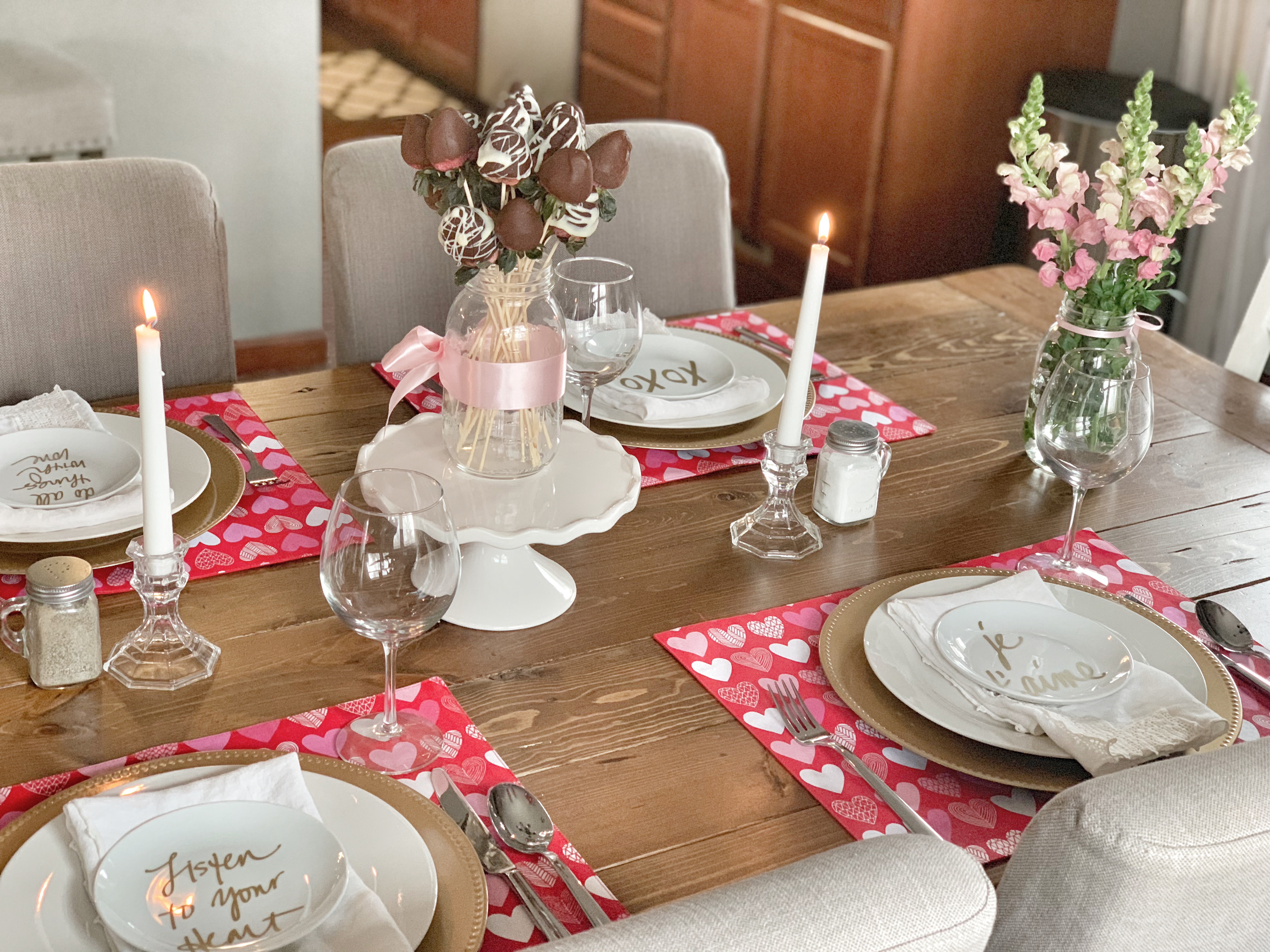 valentines day table decorations, hearts