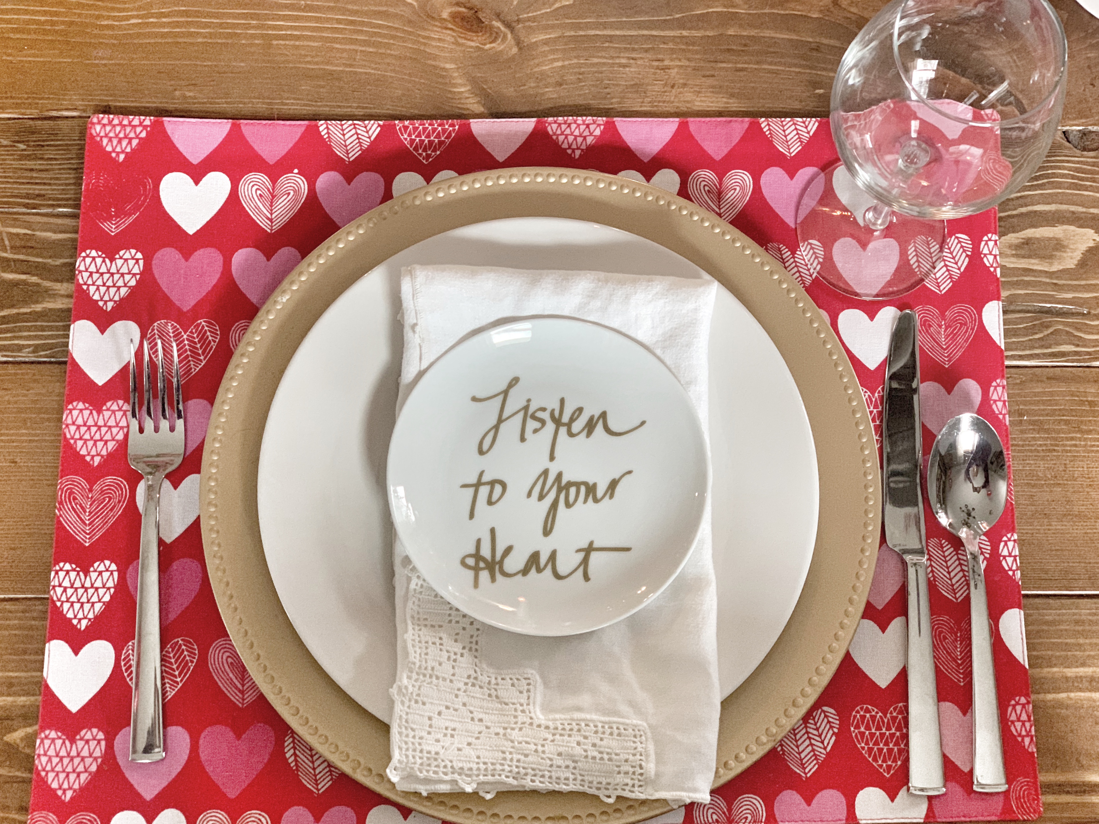 place setting, table decorations