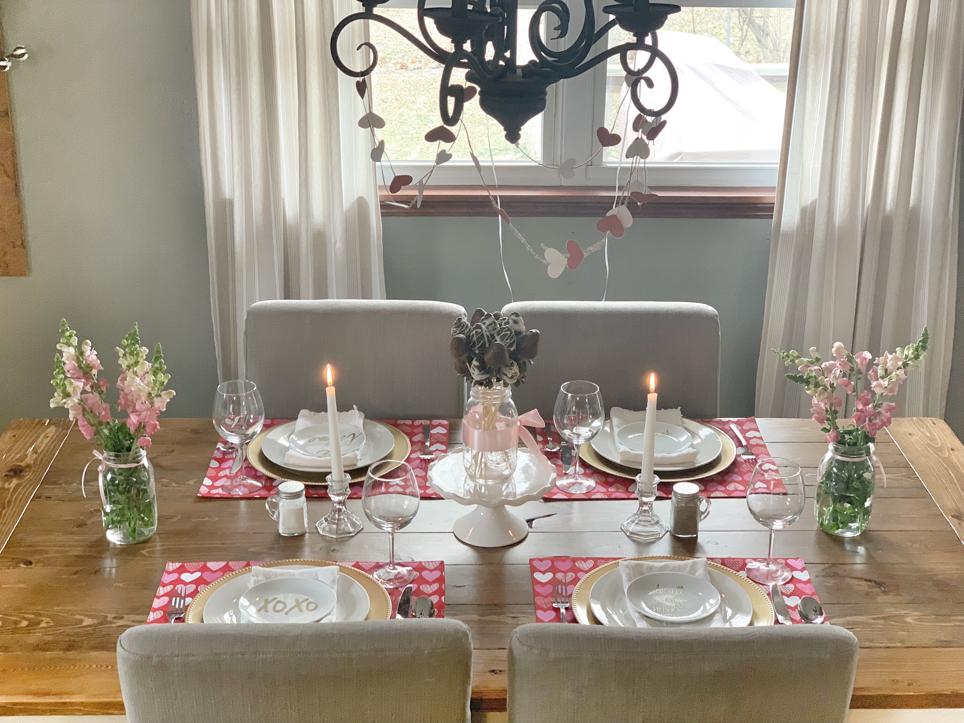 Valentine's Day Table Setting with Yummy Heart Cakes  Valentine table  decorations, Valentine day table decorations, Romantic dinner tables